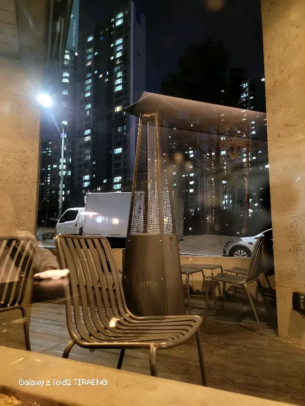 카페 프로그 외부 테라스