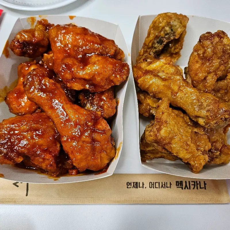 간장반 양념반 치킨의 완벽한 조화