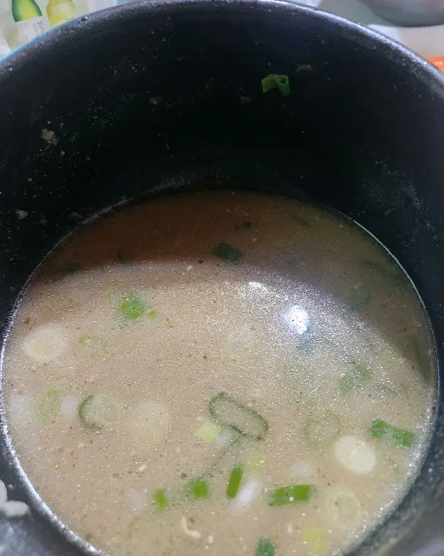 진한 국물 맛이 일품인 삼계탕