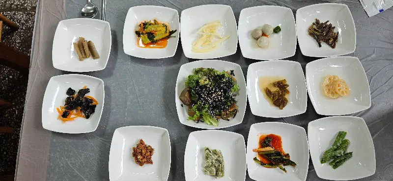 다양한 나물 반찬