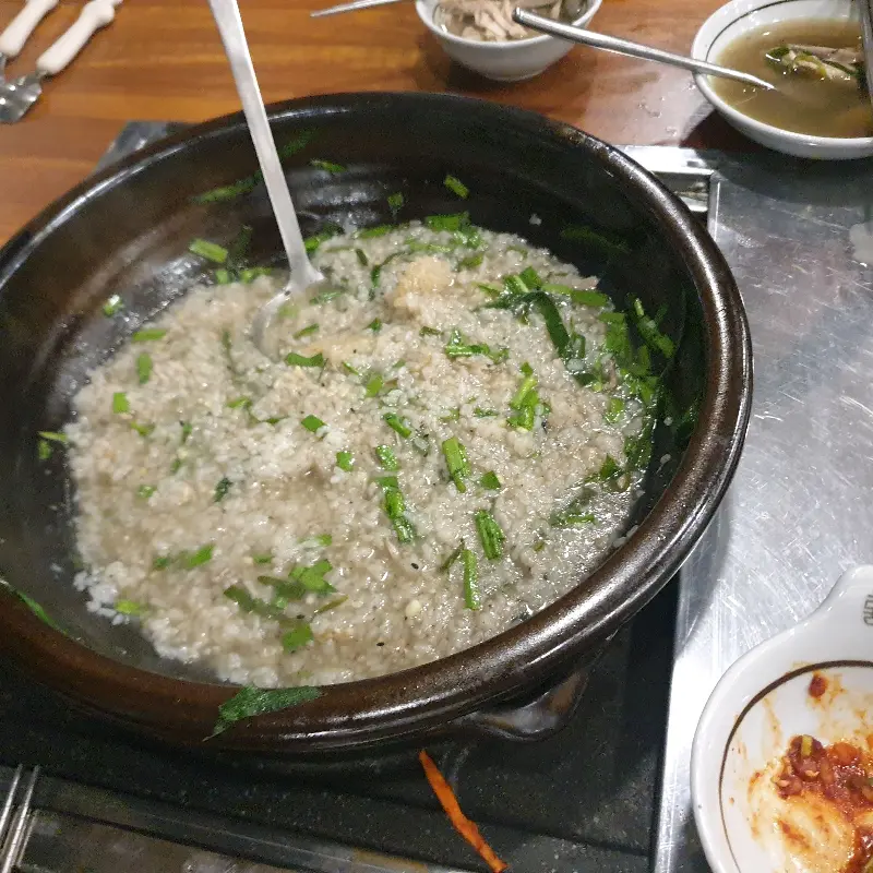 녹두가 들어간 찹쌀 죽