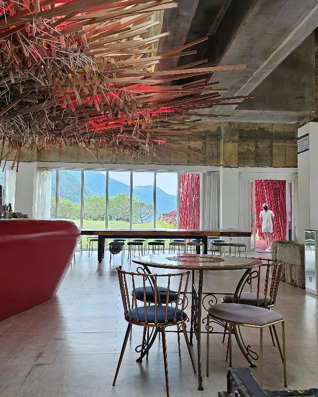 카페에서 바라본 풍경