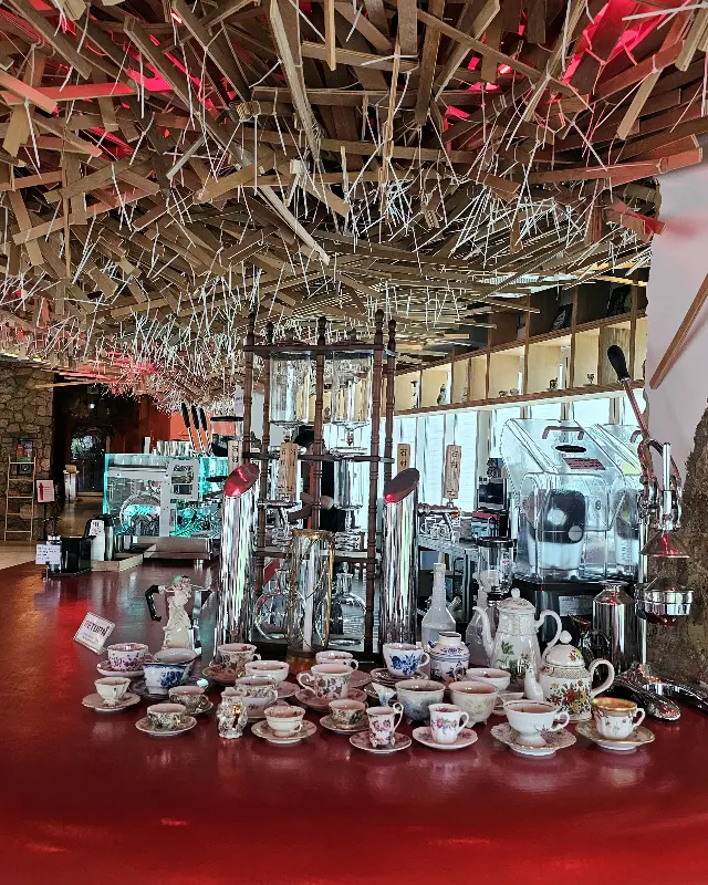 앤티크한 찻잔 세트