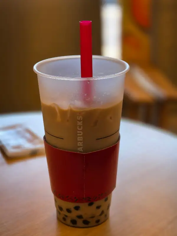 시원한 아이스 밀크티