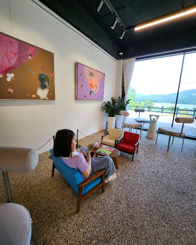 카페 내부 좌석