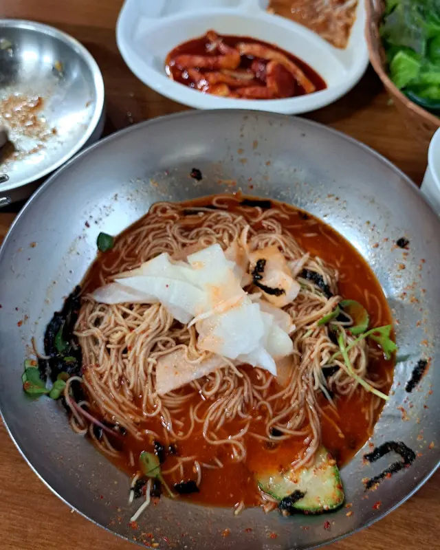 시원한 물막국수