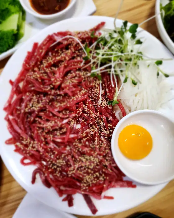 뭉티기와 곁들임