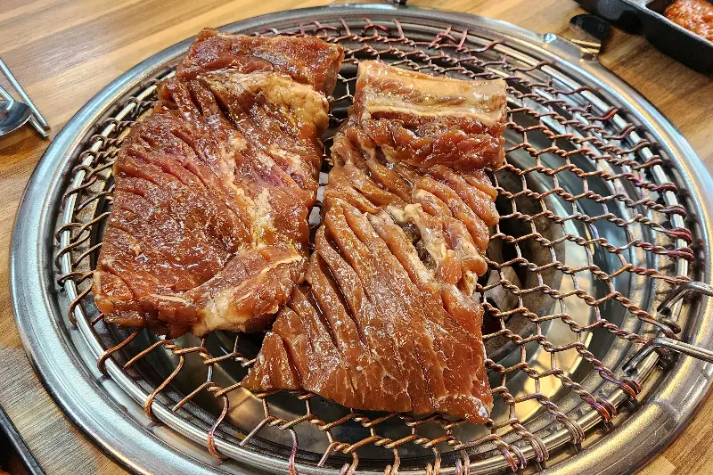 숯불 위 왕갈비