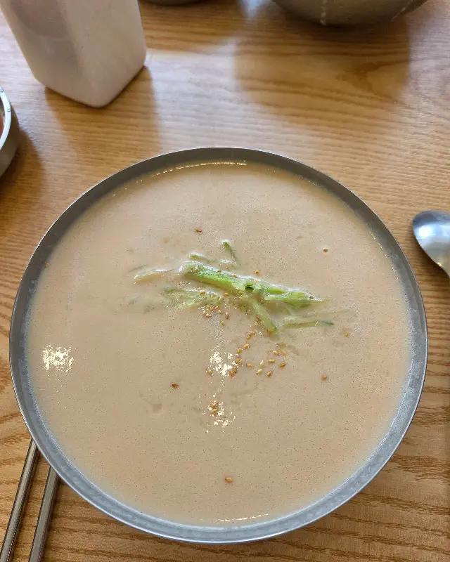 시원한 콩국수의 자태