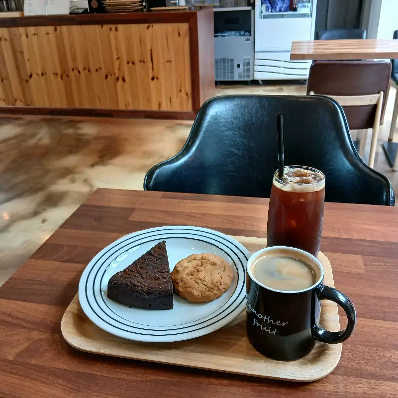 브라우니, 쿠키, 커피, 레몬에이드