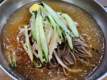 여름날의 추억을 되살리는, 울산 예가매밀막국수에서 찾은 최고의 맛집과 시원한 막국수