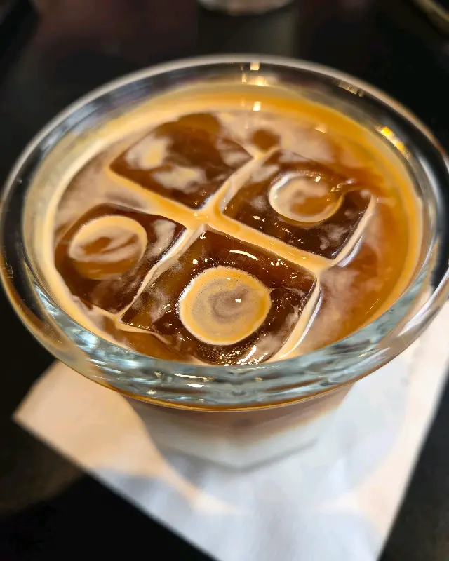 아이스 솔티드 라떼