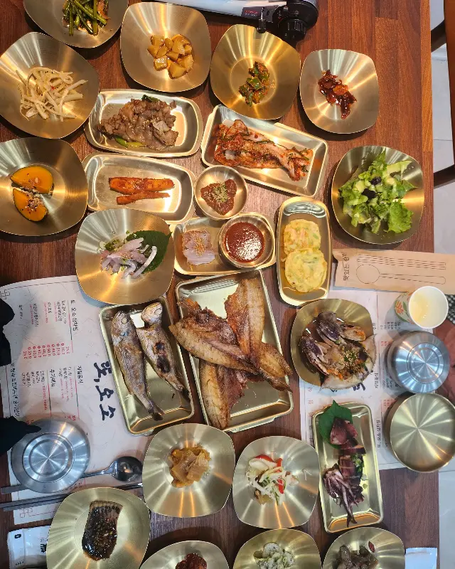 상다리 휘어지는 굴비정식 한 상 차림