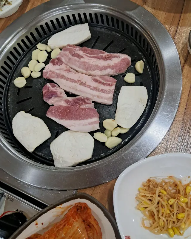 삼겹살과 마늘