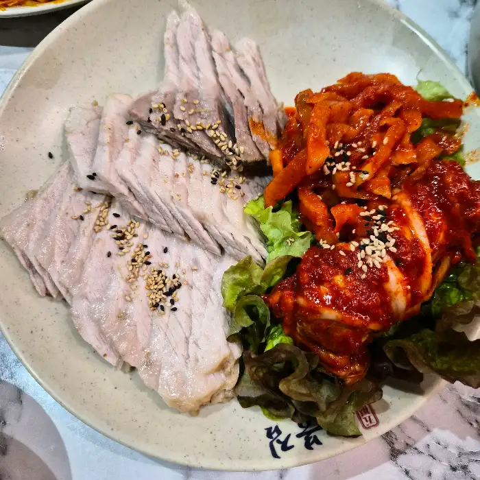 보쌈과 낙지볶음