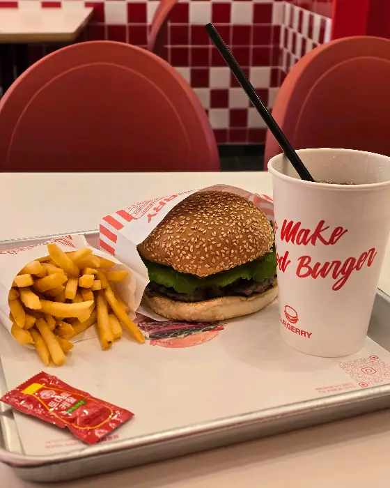 속이 꽉 찬 불고기 버거