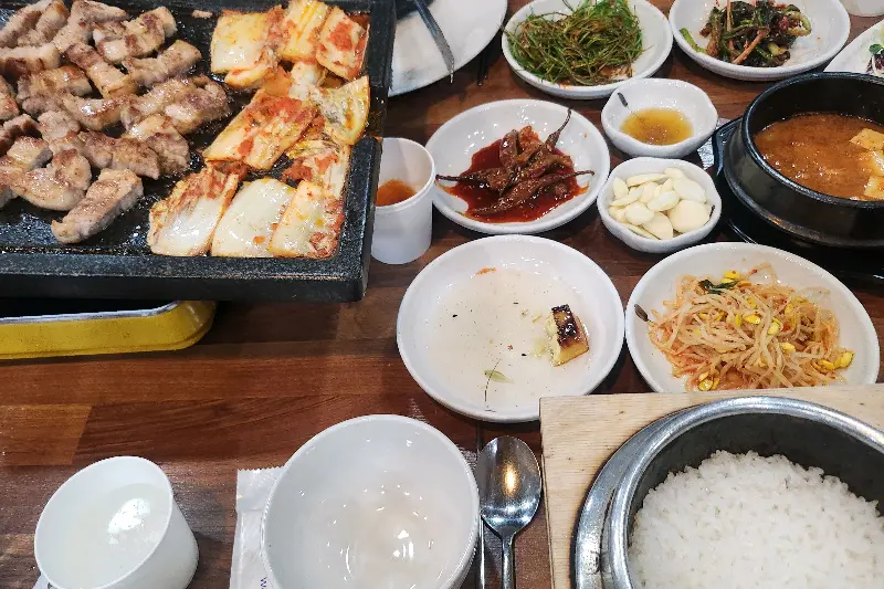 다라물 한상차림