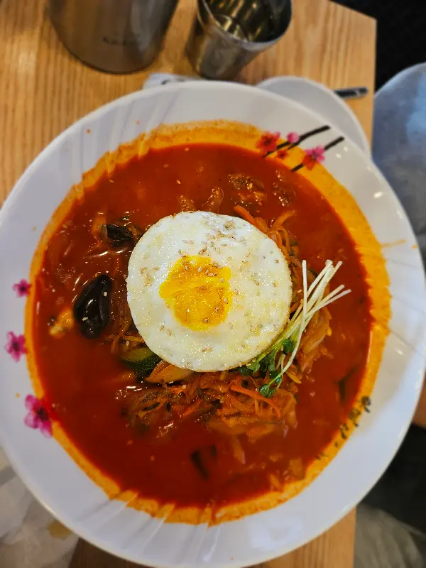 계란후라이가 올라간 짬뽕밥