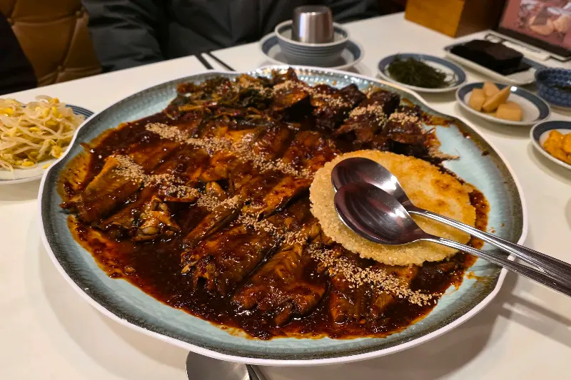 매콤한 양념이 듬뿍 밴 명태조림