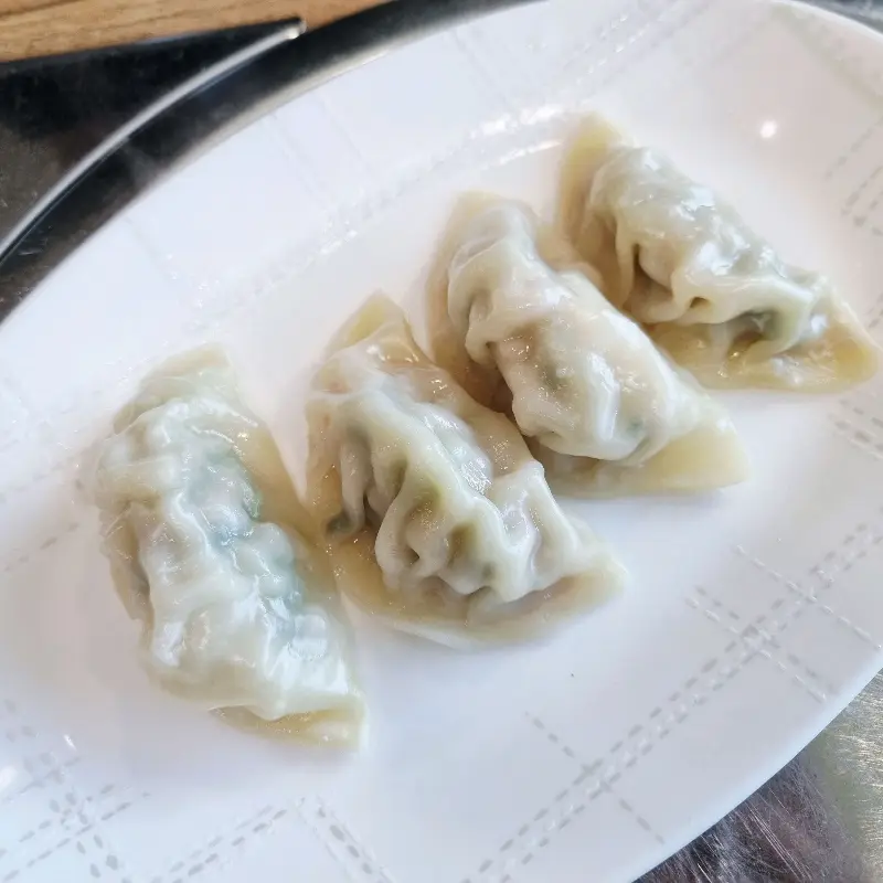 육즙 가득한 꿩 만두