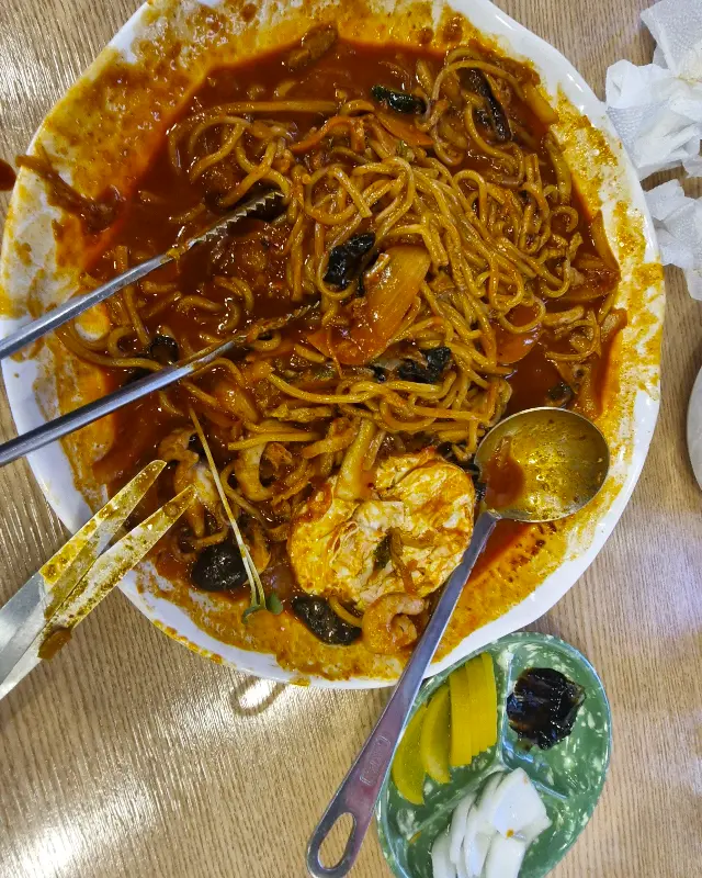 짬뽕 한 그릇 뚝딱 비운 사진