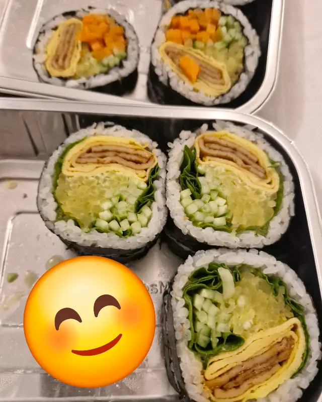 푸짐한 오토김밥 단면