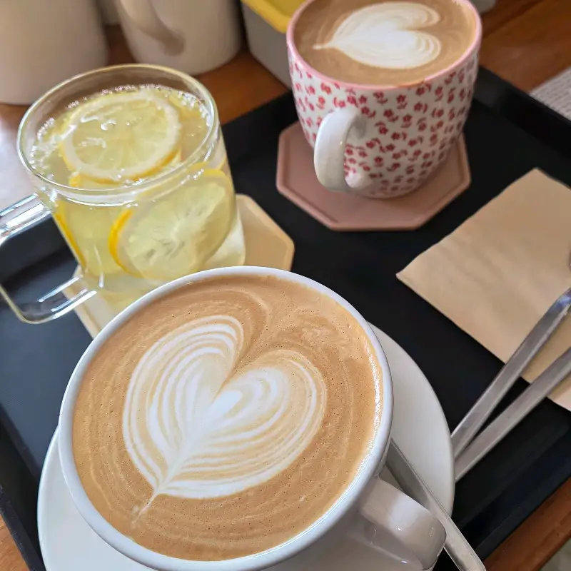 커피와 음료 메뉴