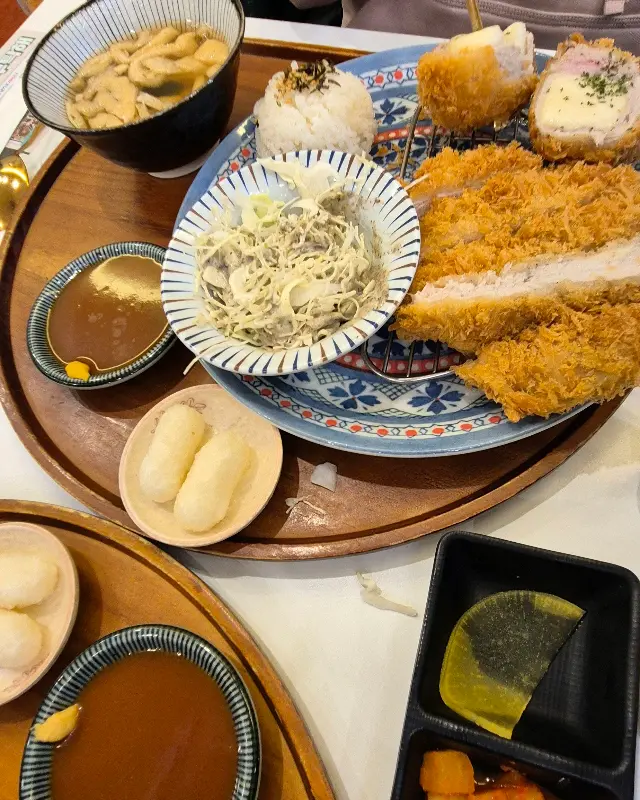 정갈하게 차려진 한 상