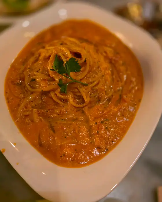 신선한 재료의 풍미가 느껴지는 토마토 알리오올리오