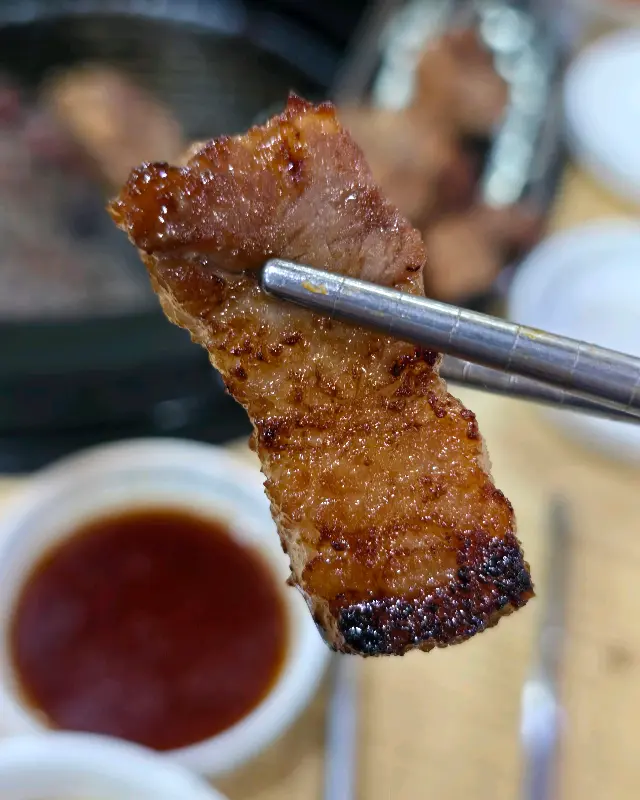 윤기가 흐르는 생포갈비