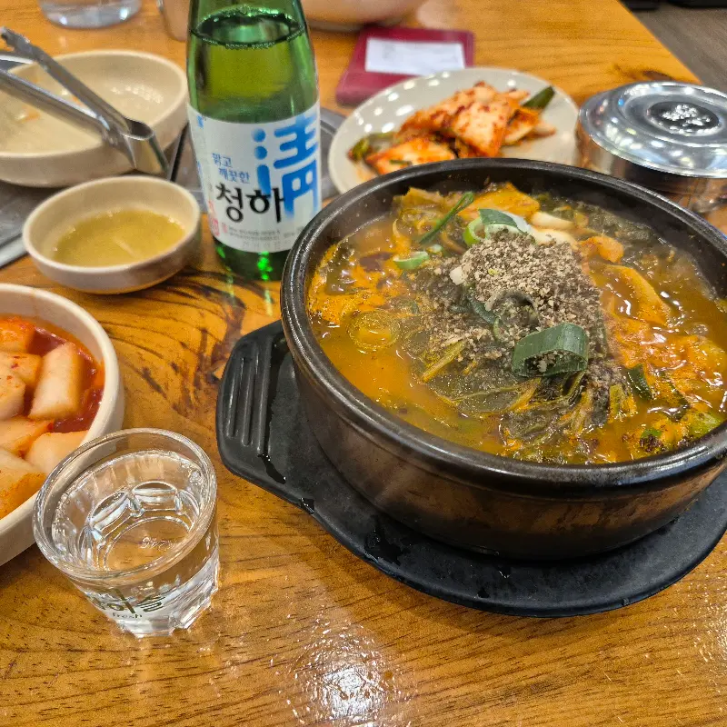 감자탕 한 상 차림