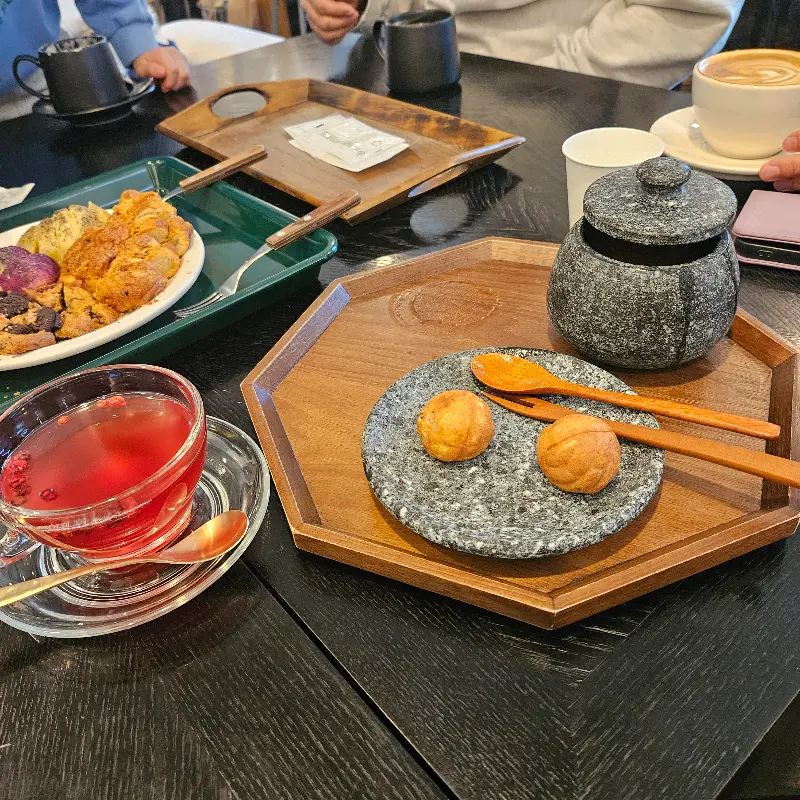 테라스의아침카페 샥슈카