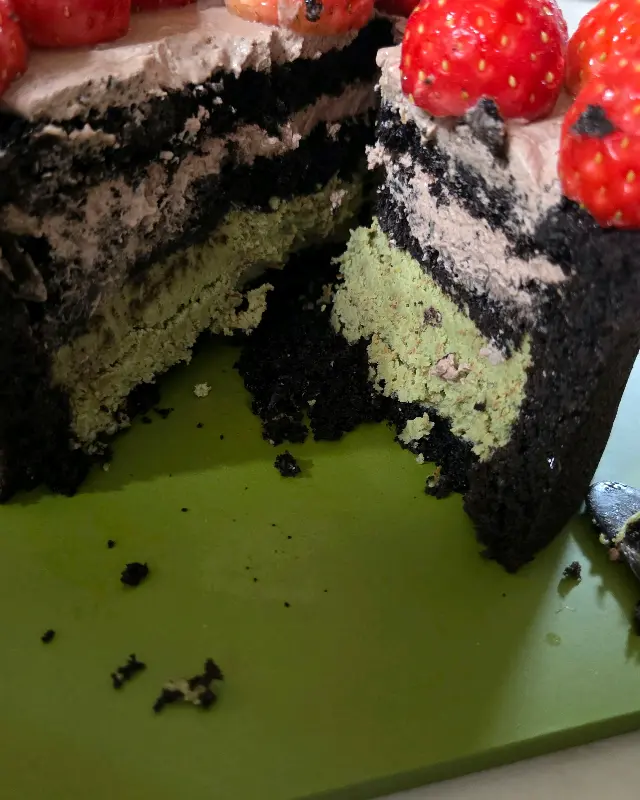 투썸플레이스 두바이 스초생 케이크 단면