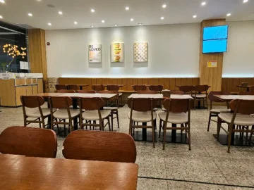 싸이버거에 담긴 추억, 상주 맛집 맘스터치에서 맛보는 고향의 맛