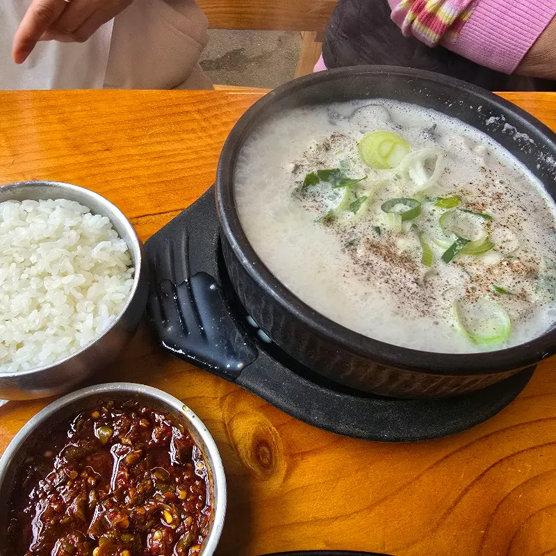 해장국 한 상 차림
