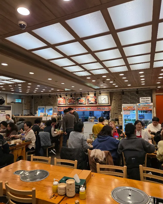 넓은 매장 내부