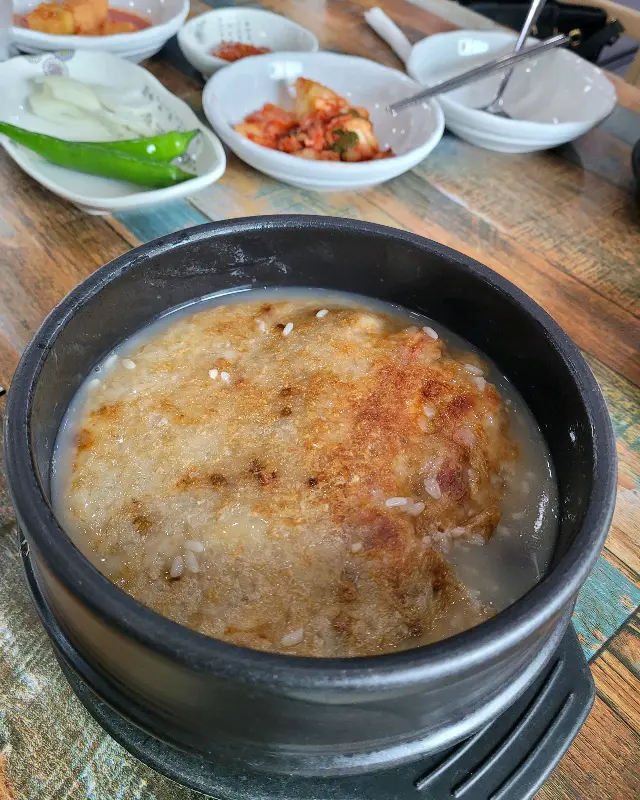 누룽지 삼계탕과 반찬