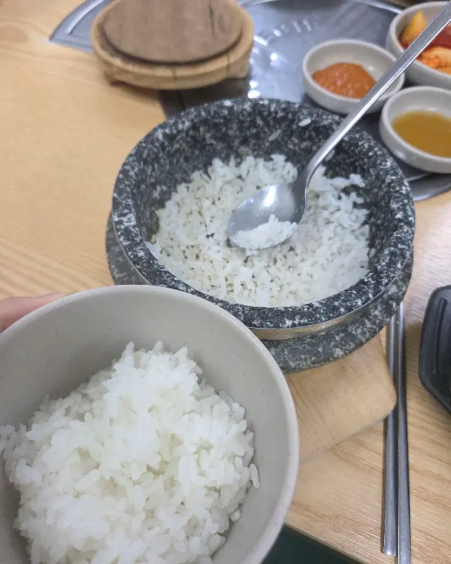 돌솥밥의 모습