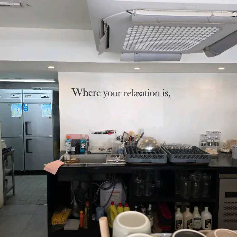 카페 내부 인테리어