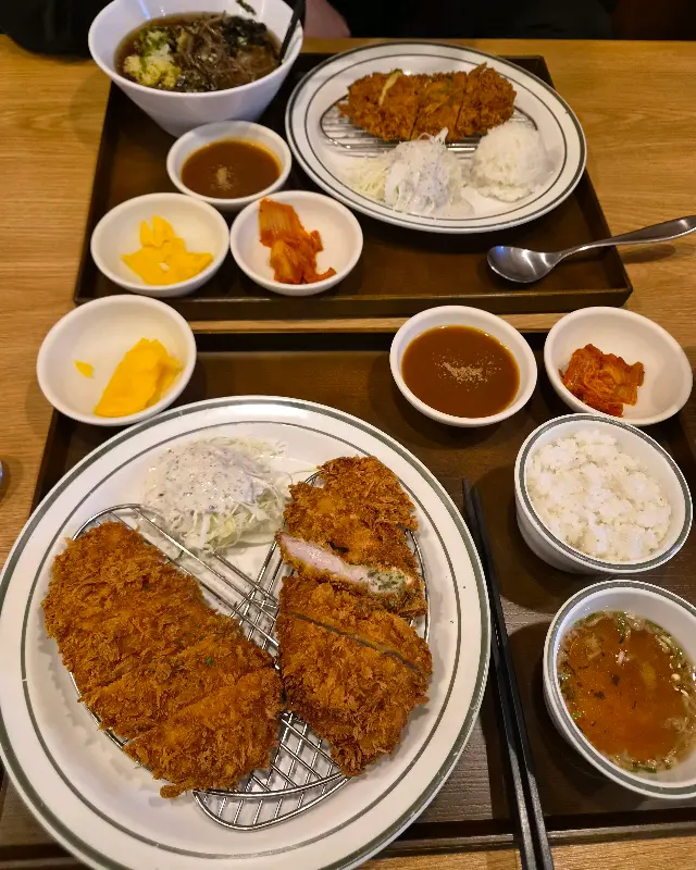 돈까스 반상 항공샷