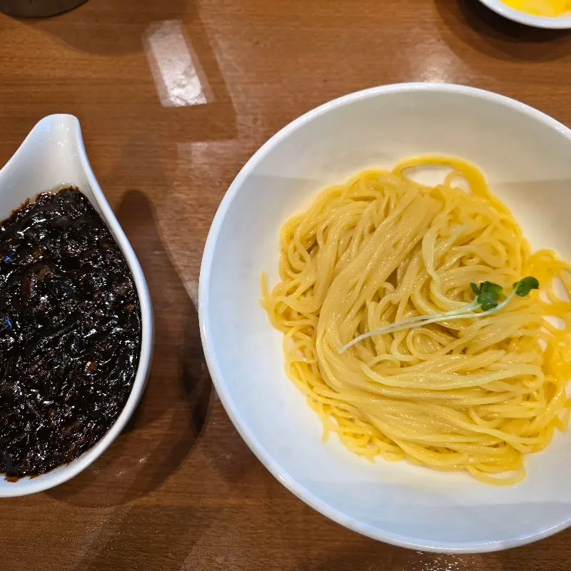 테이블린 유니짜장