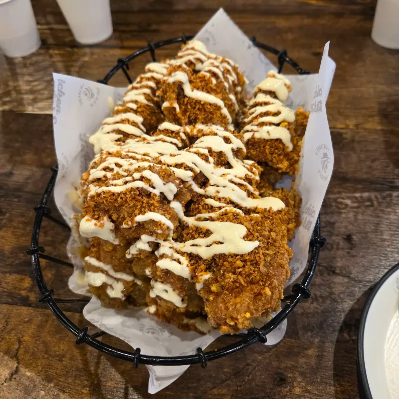 고소한 튀김옷의 치킨