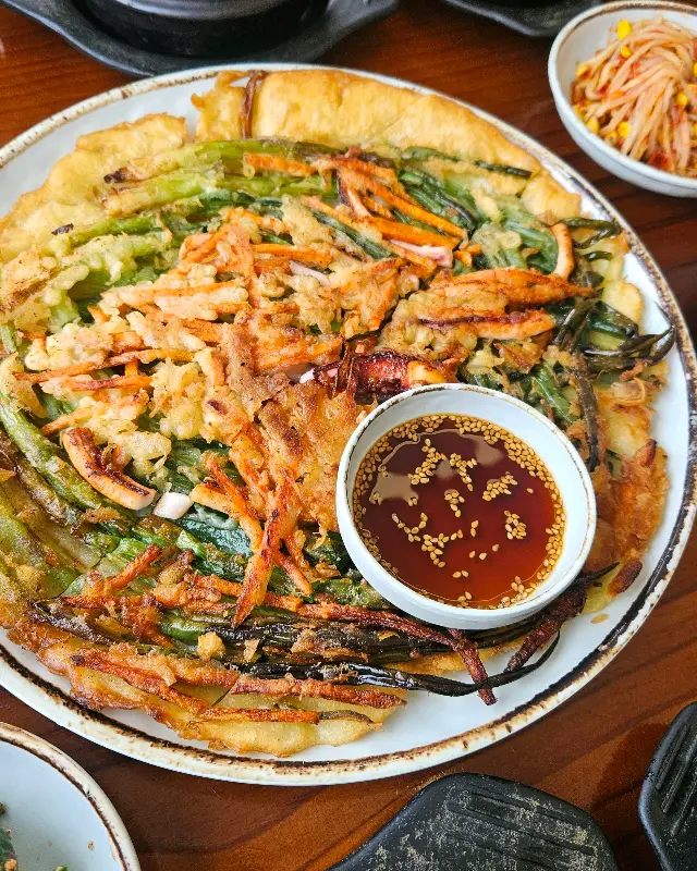 겉은 바삭하고 속은 촉촉한 파전