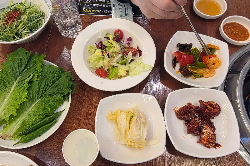 맛깔스러운 밑반찬