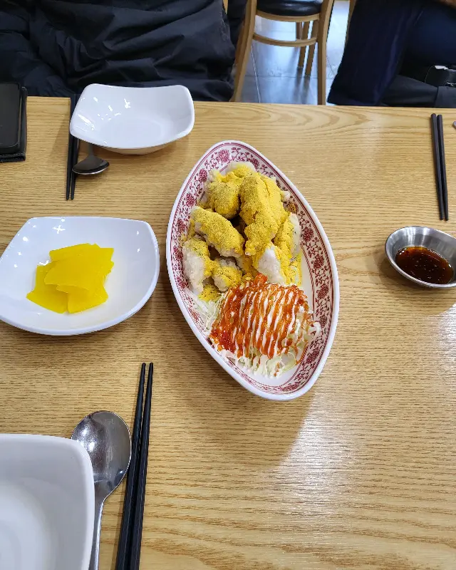 깔끔하게 비워진 유자 탕수육 접시