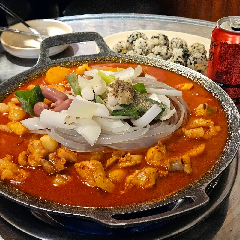 곱도리탕과 주먹밥