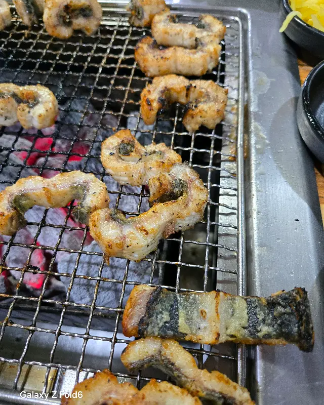 노릇하게 구워진 장어