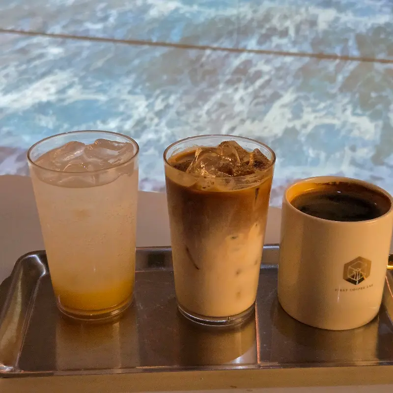 퍼스트커피랩 음료