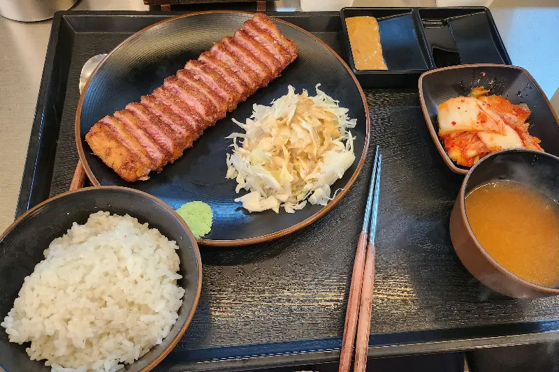 규카츠 정식 구성