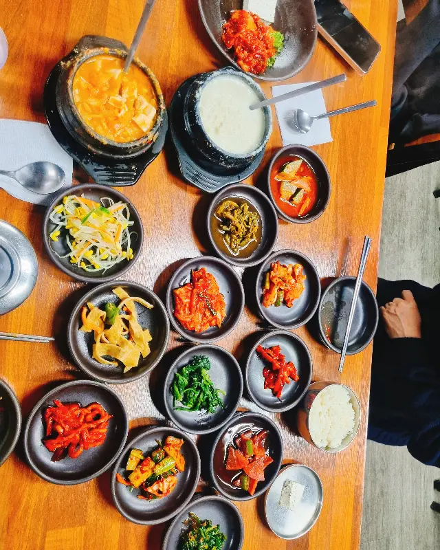 초가 한상차림 항공샷